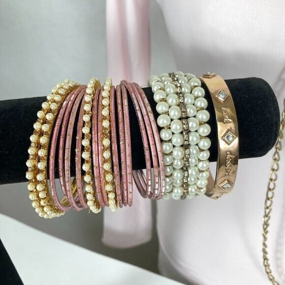 Gold Tone Pink and Faux Pearls Charming Charlie Statement Necklace Set Mary Kay - Picture 9 of 9